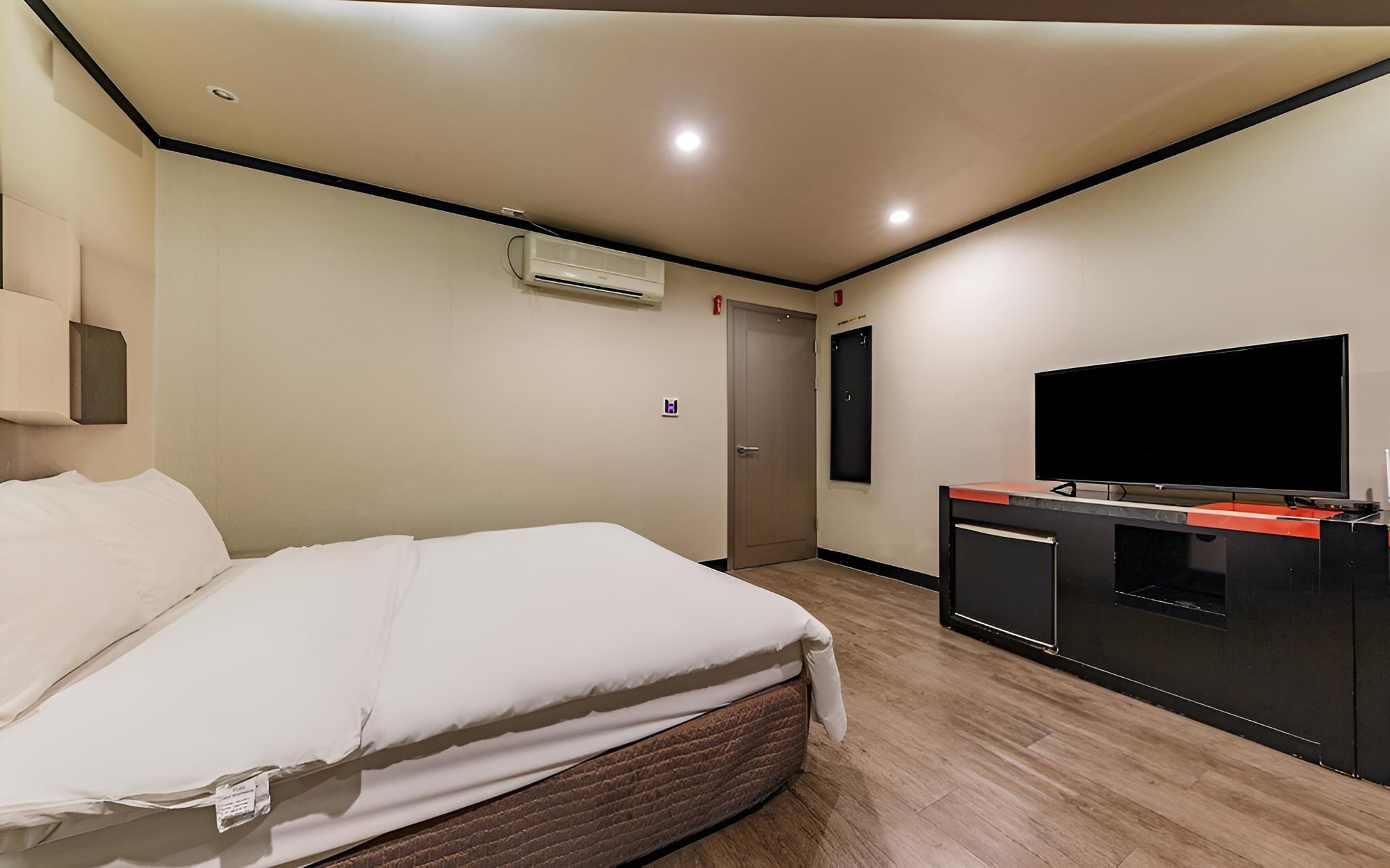 Room (Special room (free Netflix available ) photo 2