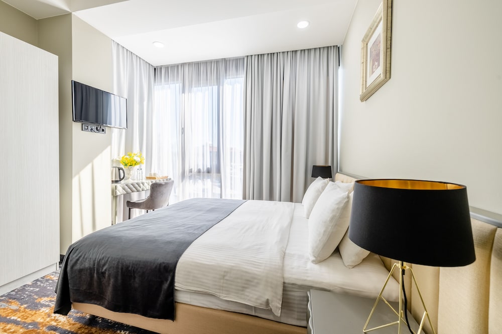 Economy Double or Twin Room, City View photo 1