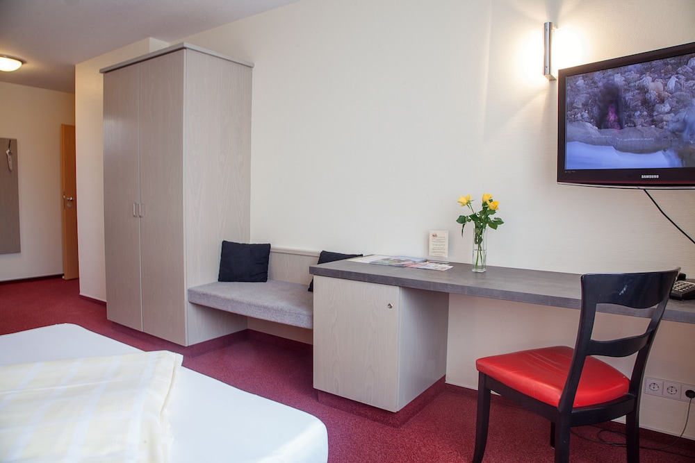 Double Room - Photo 5