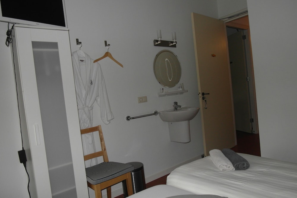 Junior Room, 2 Twin Beds photo 3