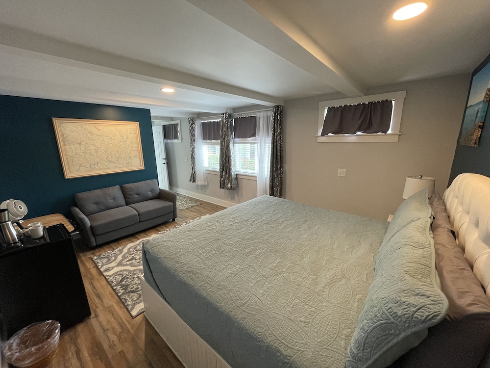 ROOM NINE photo 3