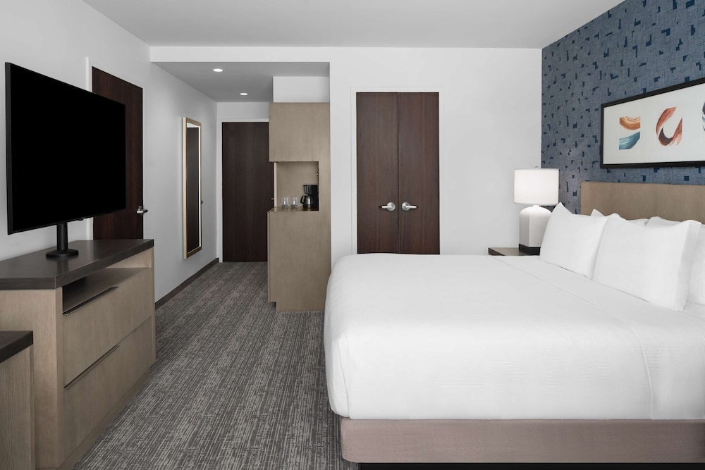 Room, 1 King Bed (Den) - Photo 2