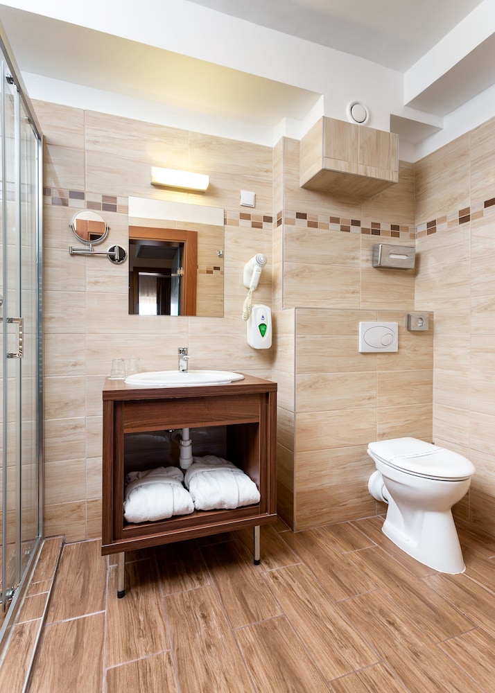 Standard Double or Twin Room - Photo 4