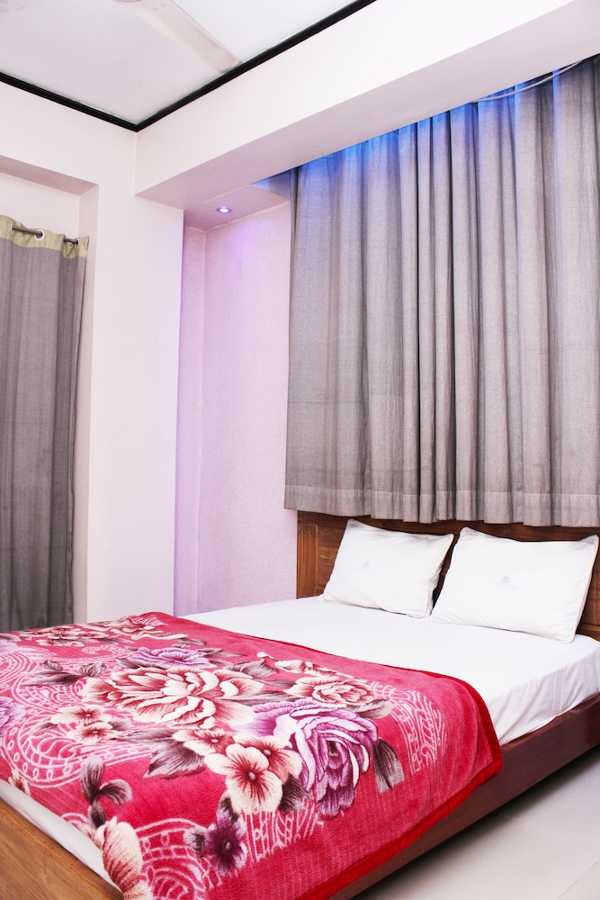 Deluxe Suite, Multiple Beds