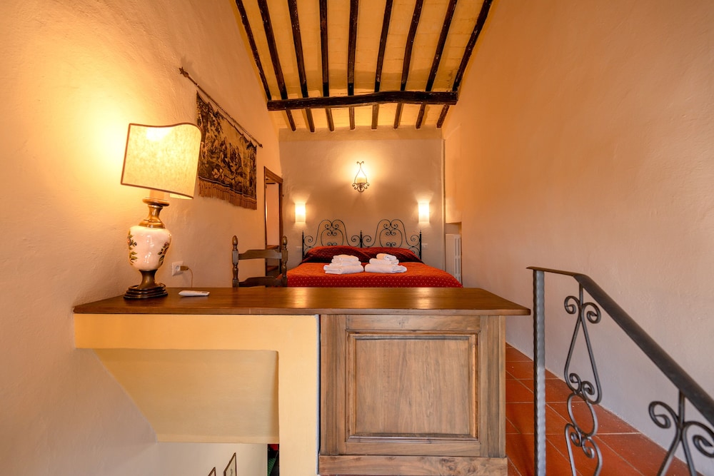 Borgo Junior Suite private garden/Terrace - Photo 13