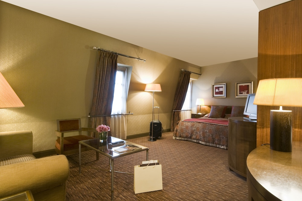 Deluxe Room, 1 King Bed (Premium) photo 1