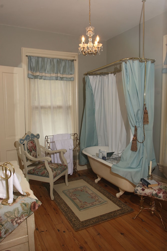 Luxury Suite, 1 King Bed photo 3
