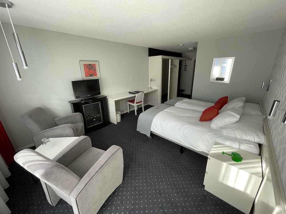 Double Room South
