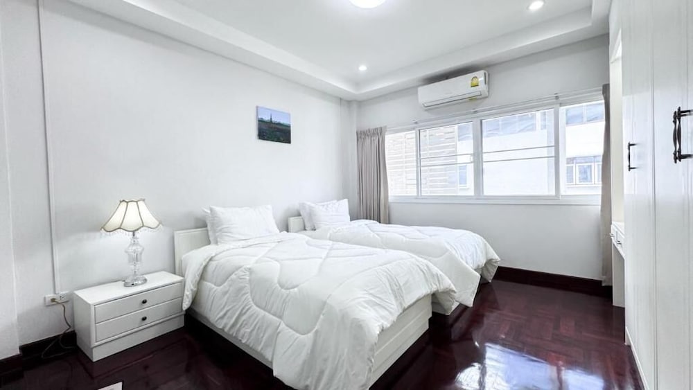 Deluxe Apartment, Kitchen, City View