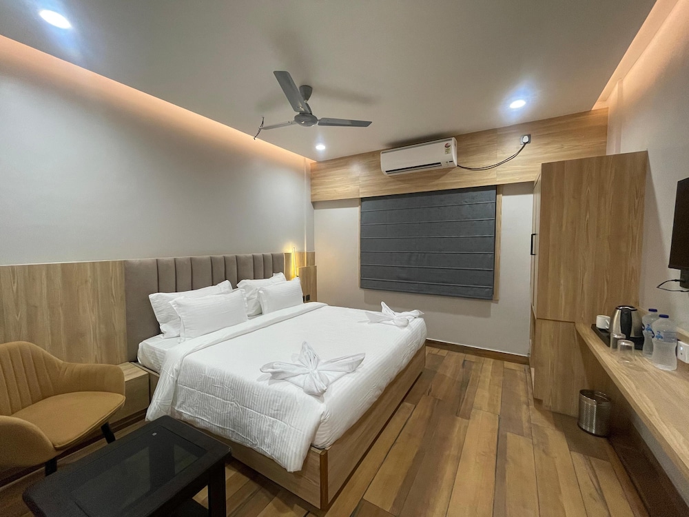 Deluxe Double or Twin Room photo 3