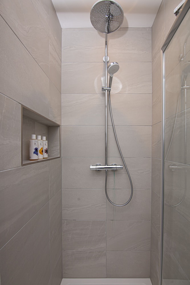 Double Room, Ensuite - Photo 4