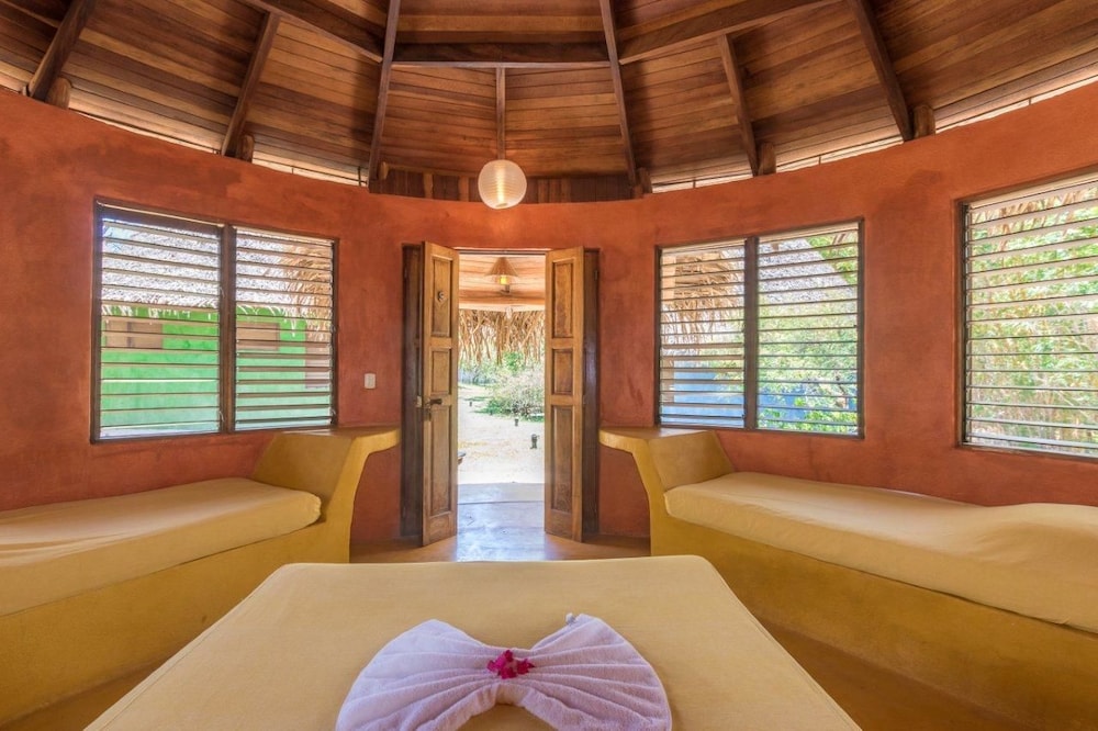 Bungalow photo 2