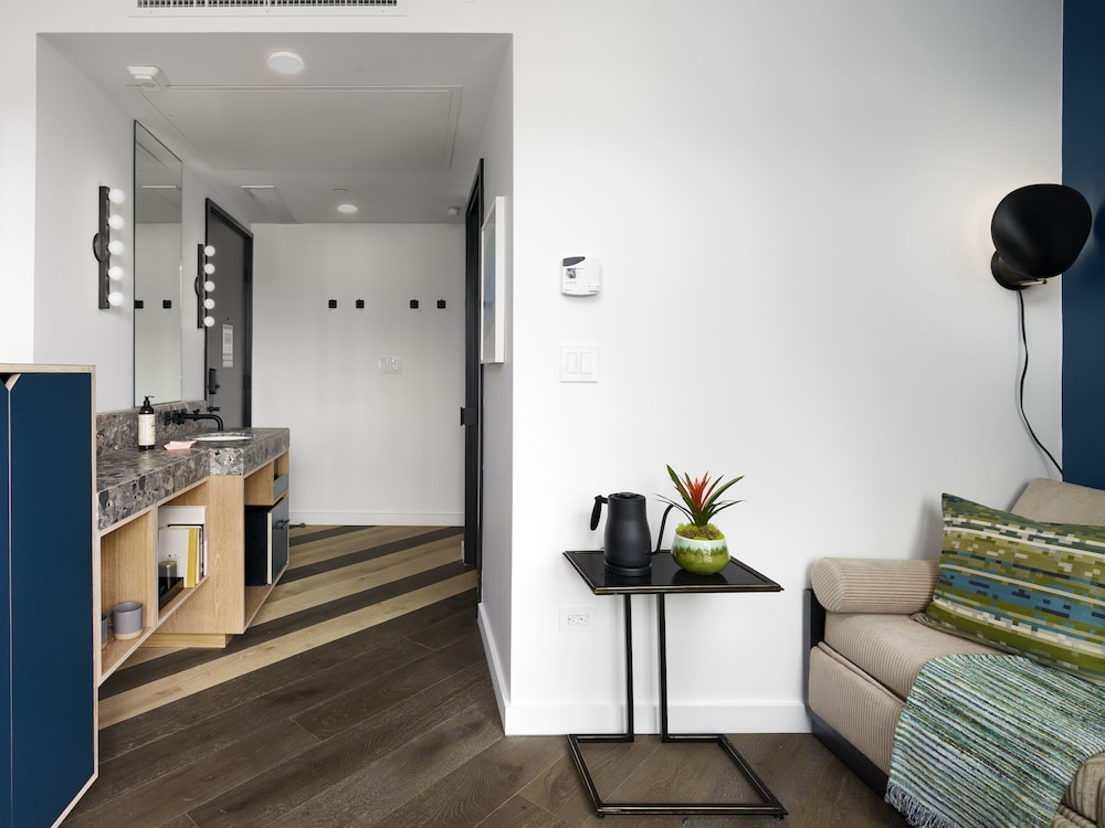 Executive Suite (Self Check-in with Virtual Front Desk)