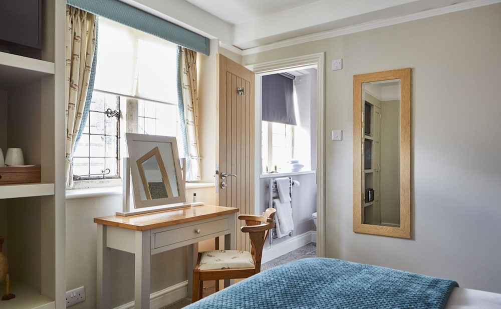 Double Room, Ensuite, River View photo 3