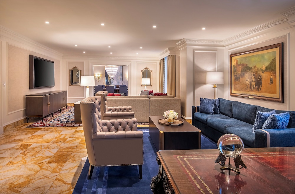 Suite, 1 King Bed (Abraham Lincoln)