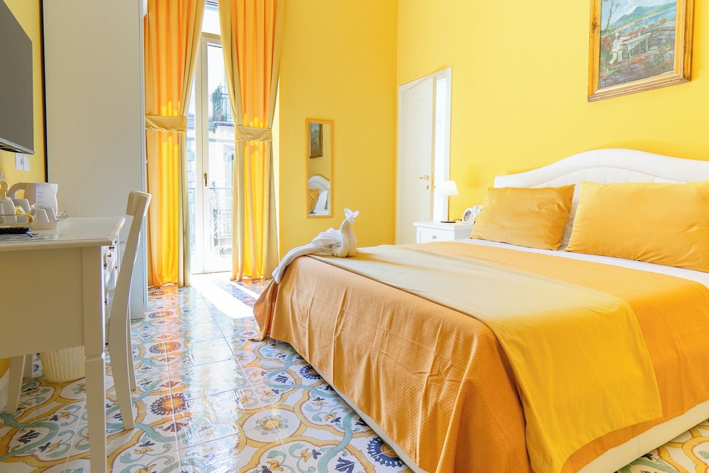 Deluxe Double Room, City View