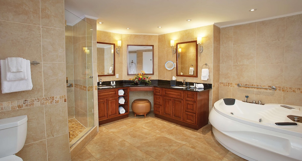 Beach Tower Studio Suite - Photo 8