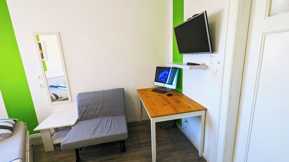 Double Room, 1 Double Bed, Non Smoking, Private Bathroom - Photo 1