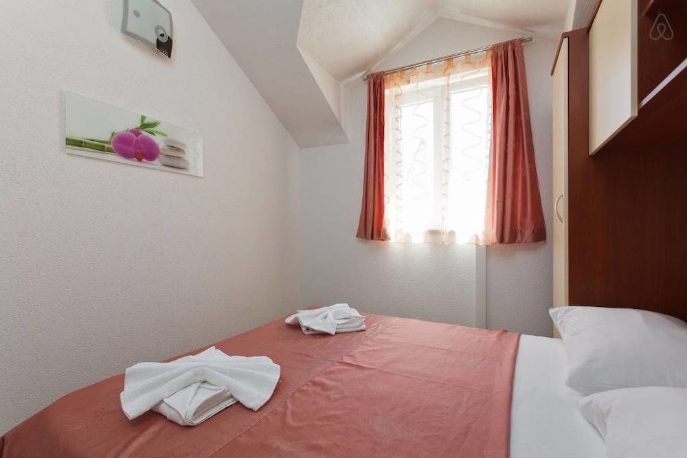 Comfort Apartment, 2 Bedrooms, Balcony, Sea View photo 2