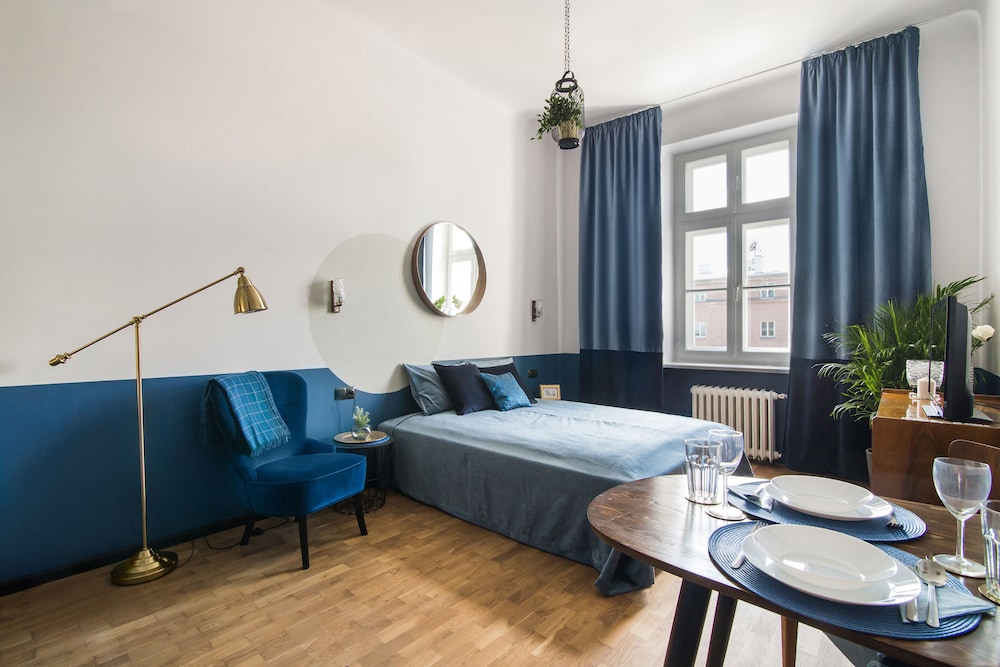 Classic Studio, 1 King Bed