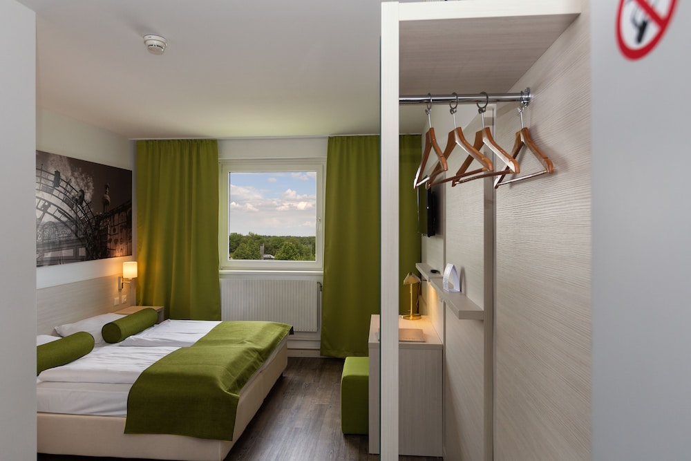 Twin Room - Photo 6