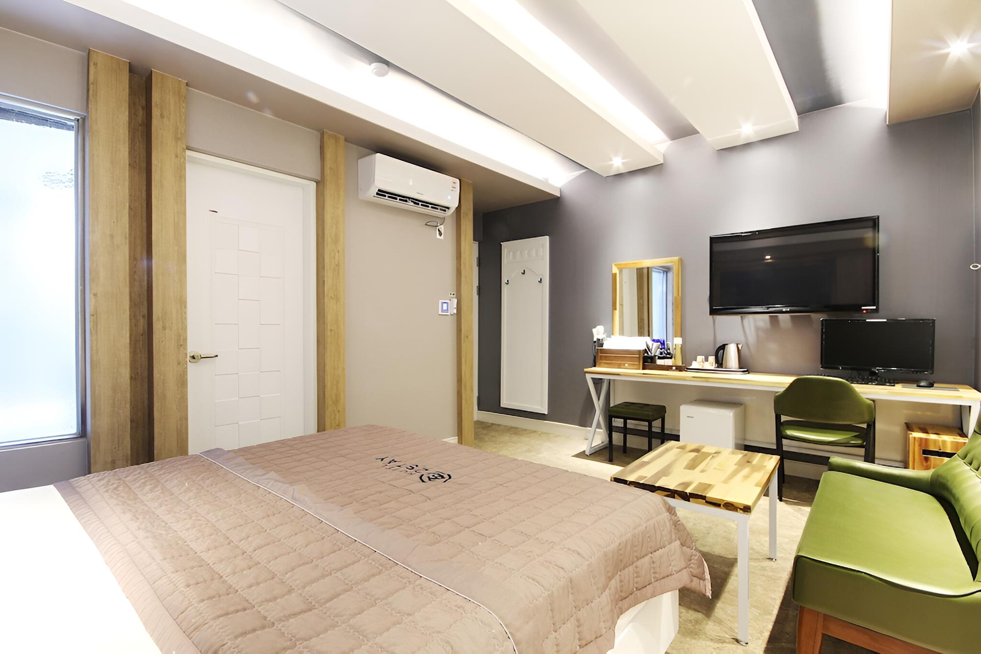 Room (Deluxe (PC/Bathtub)) - Photo 7