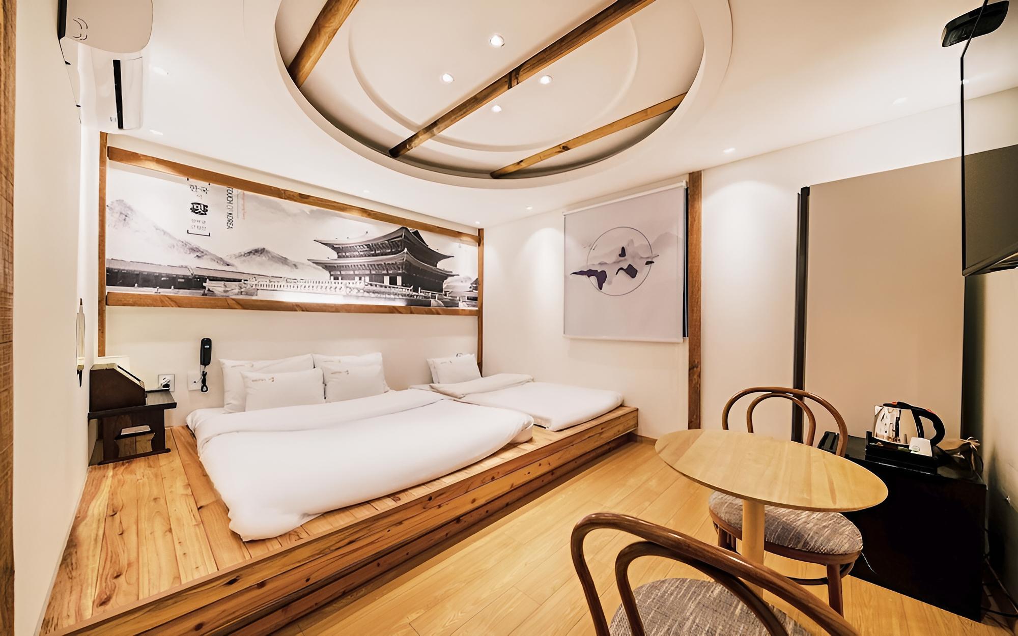 Room (Diplomatic mission TWIN room (styler ) photo 1