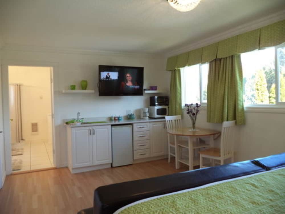 Room (King Room Ensuite Bath) photo 1