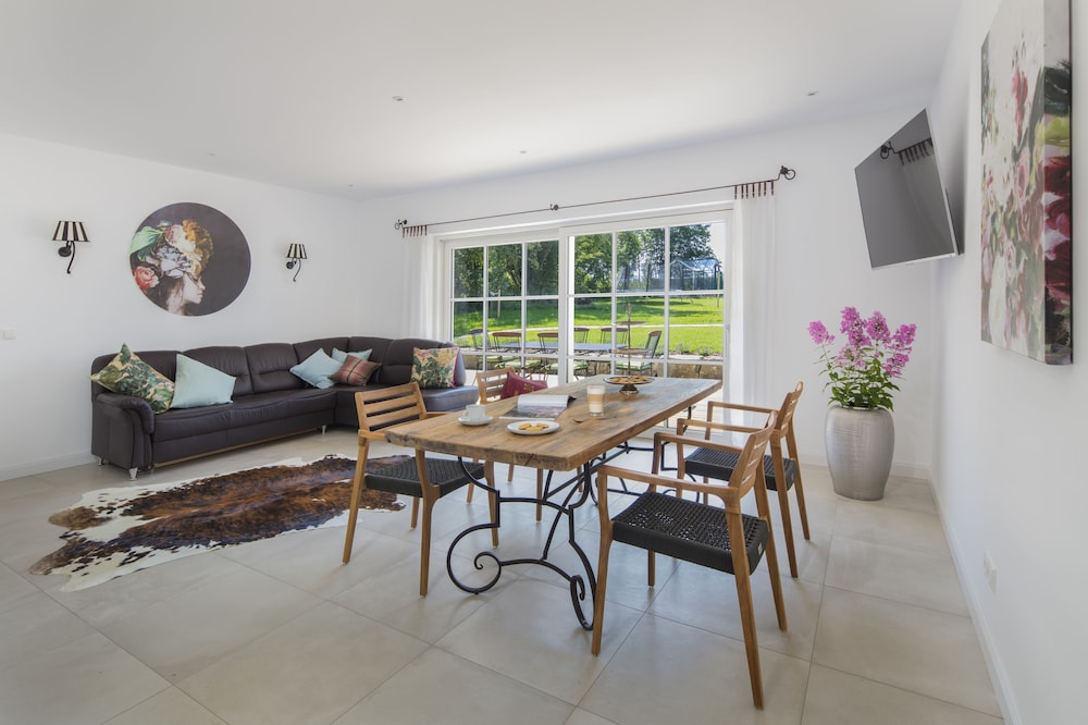 Deluxe Apartment, 2 Bedrooms, Accessible, Garden View photo 1