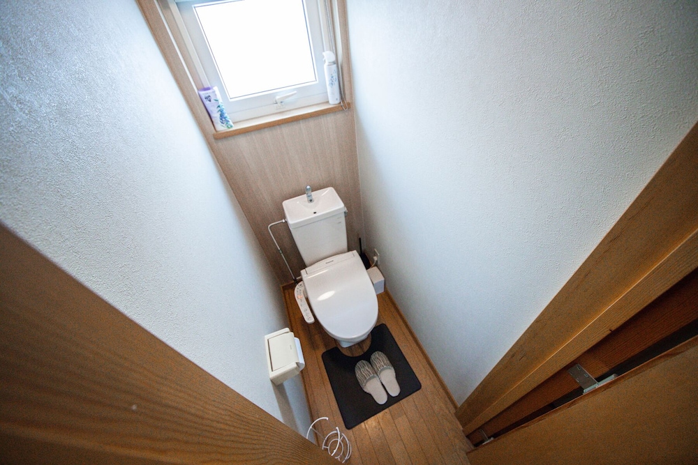 Basic Apartment photo 3