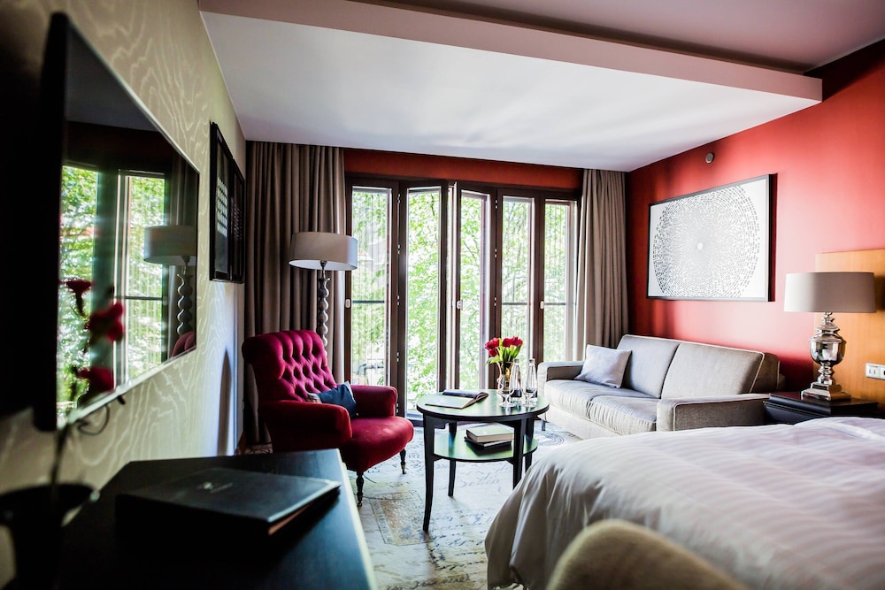 Executive Room, 1 King Bed (Courtyard View) - Photo 1