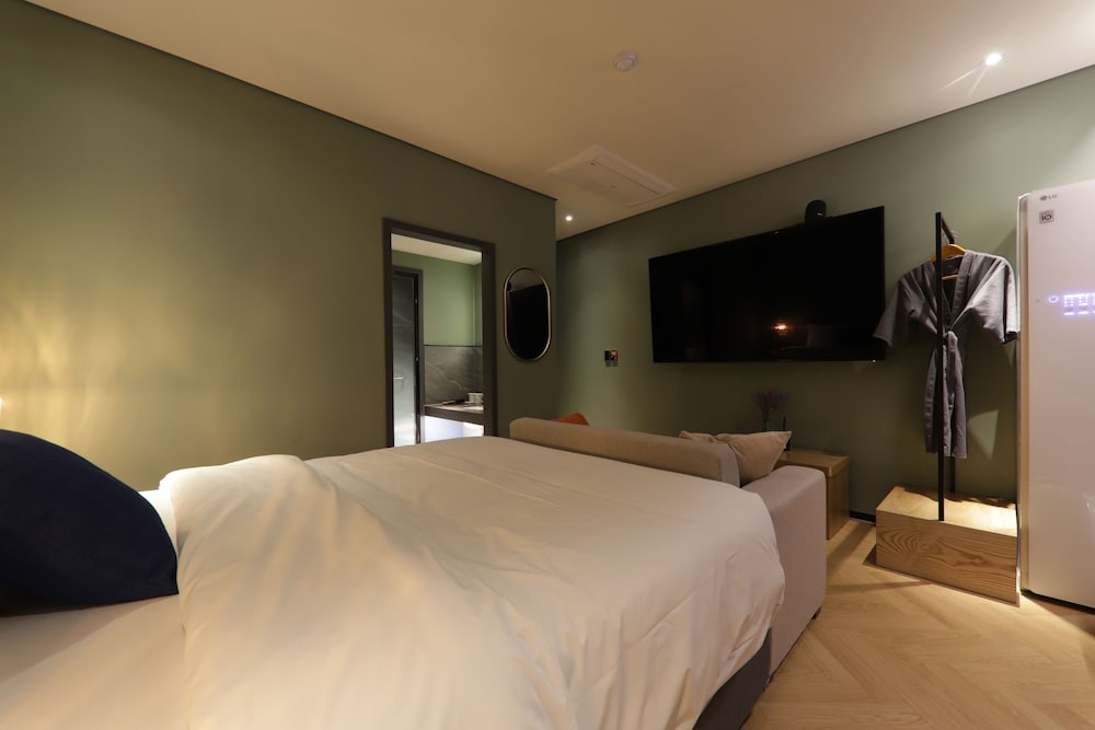 Suite - Photo 6