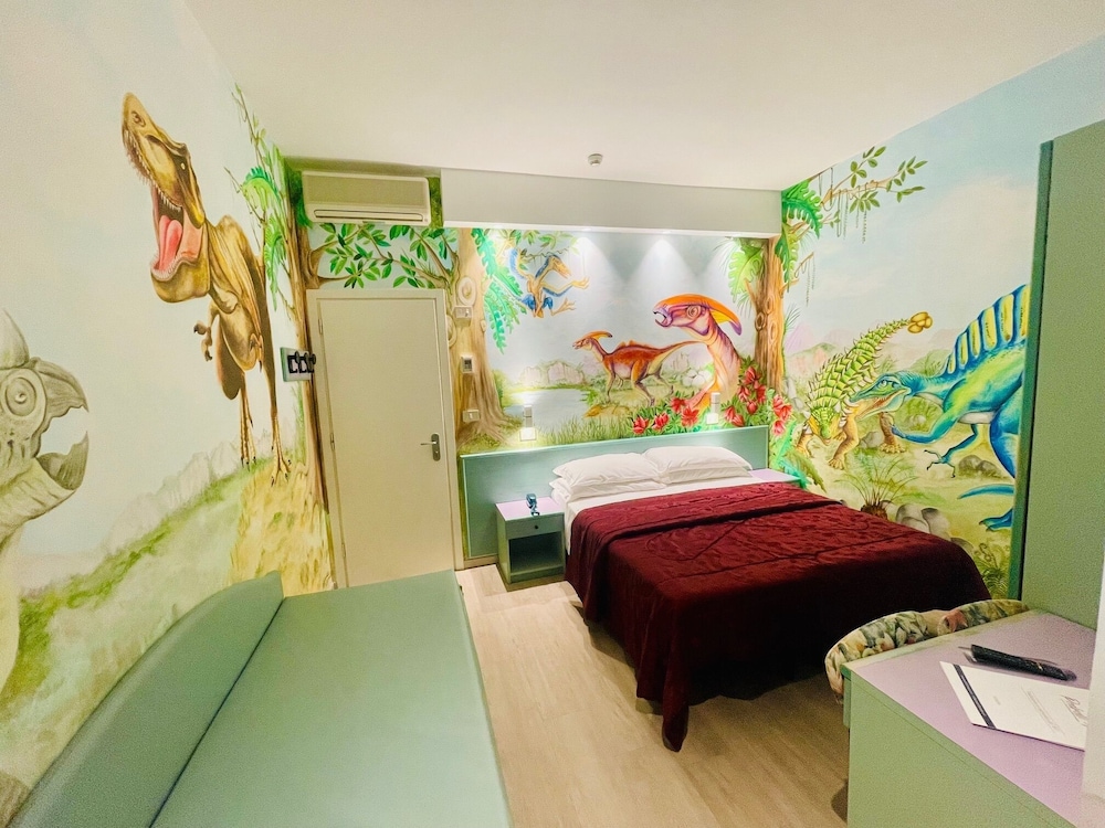 Classic Quadruple Room photo 2