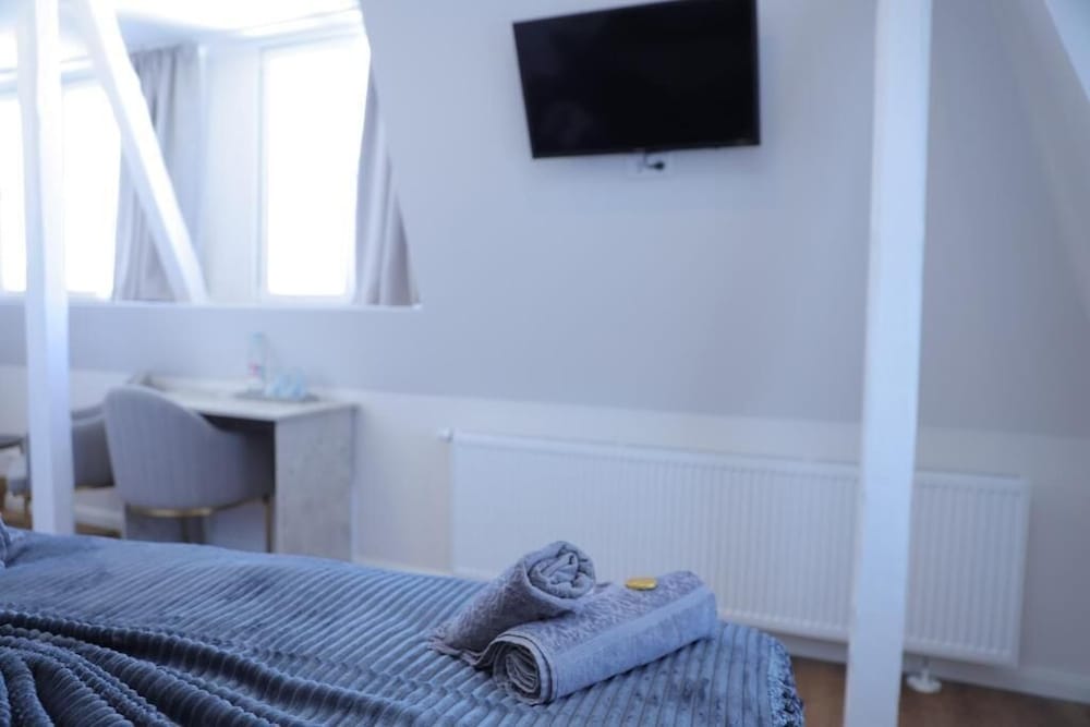 Deluxe Double Room, 1 Queen Bed, Non Smoking, City View