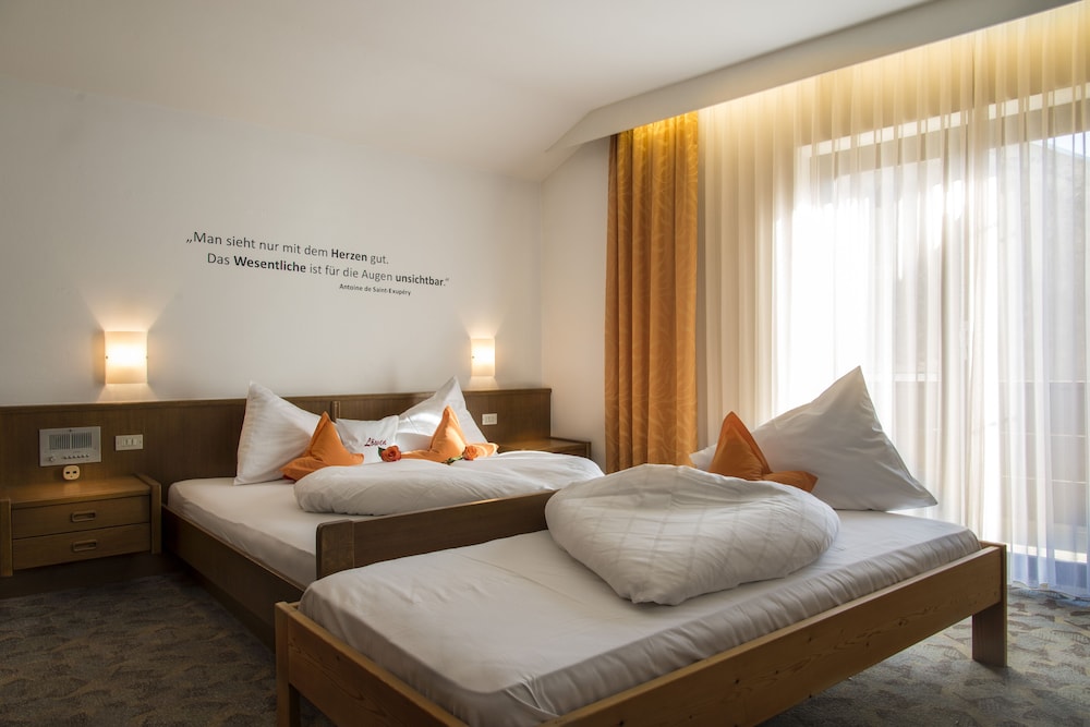 Basic Triple Room photo 1