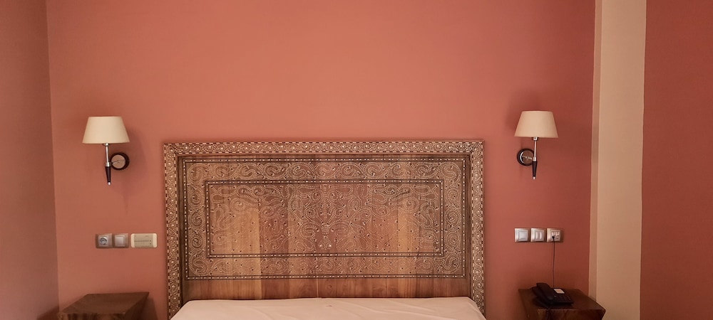 Deluxe Double Room with Spa Bath and Balcony photo 2