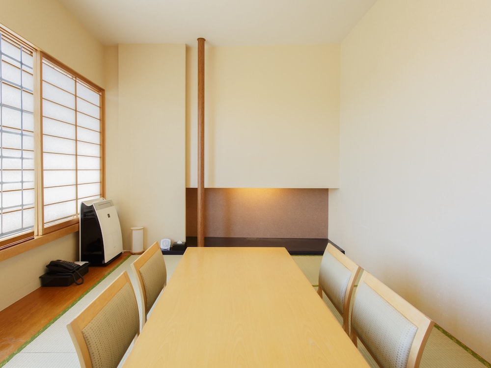 Japanese style room Smoking (Palace Side) thumbnail 6
