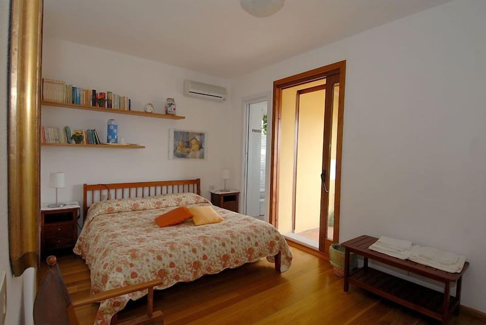 Standard Double Or Twin Room (Camera 1)