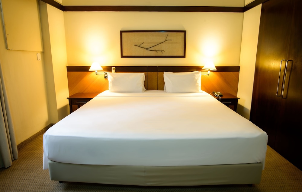 Superior Suite, 1 Queen Bed, Non Smoking - Photo 1