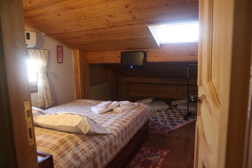 Economy Double Room photo 1