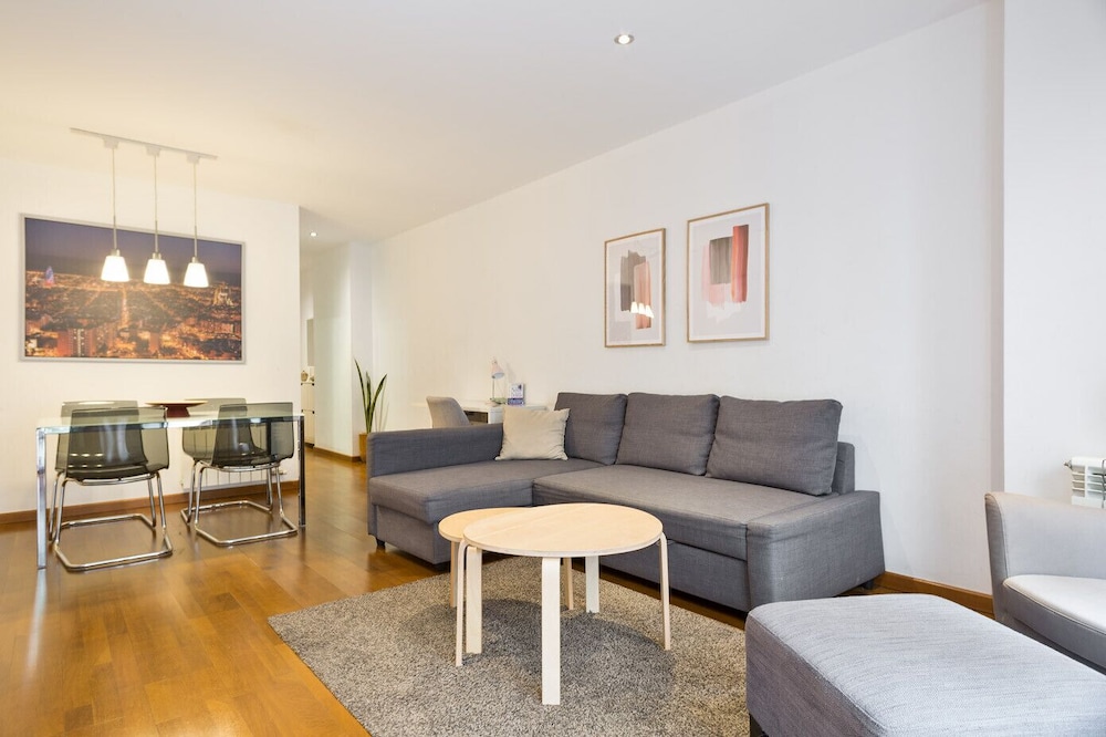 Apartment photo 2