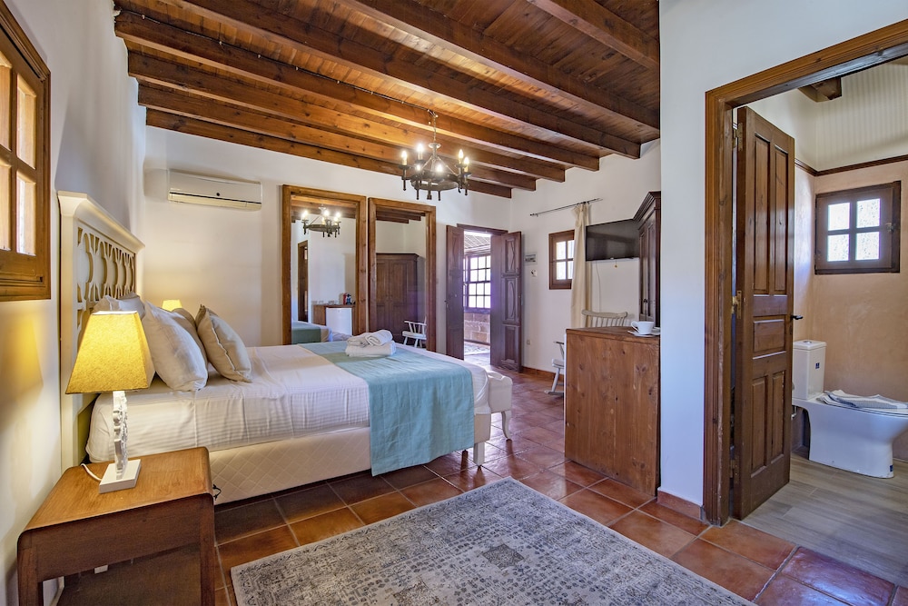 Superior Double Room (Medieval Superior Room First Floor) photo 1