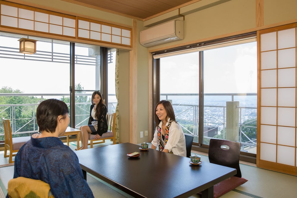 Panoramic Corner Japanese Style Room (Check in until 18:00) photo 2