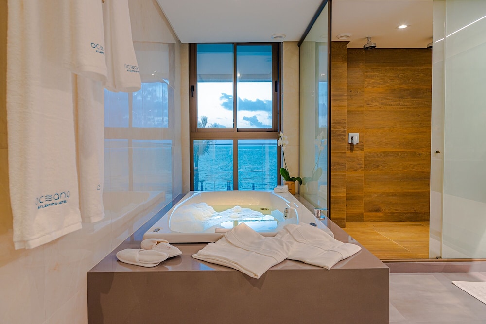 Superior Studio, City View