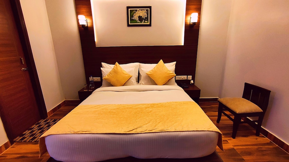 Deluxe Room, No Windows - Photo 10