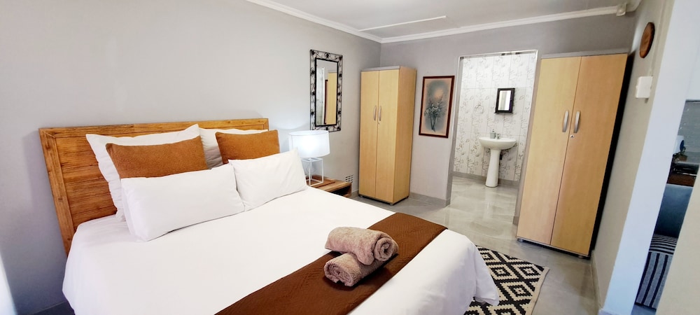 Luxury Apartment photo 2