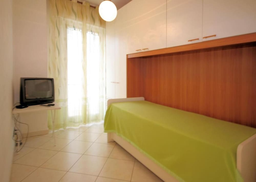 Apartment (2 Bedrooms)