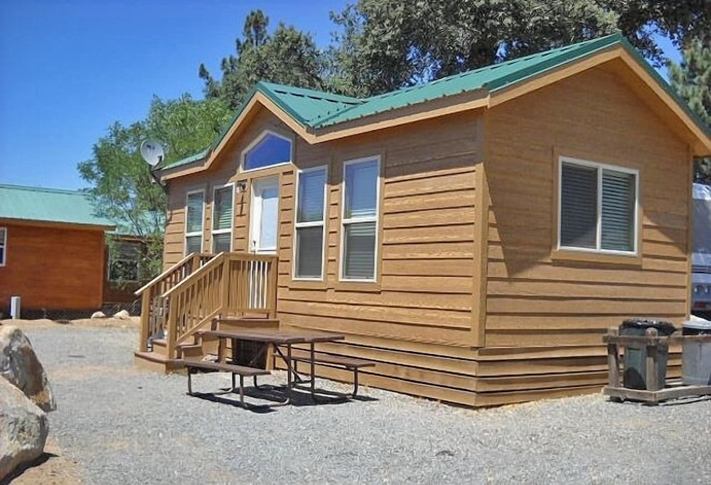 Cottage, 1 Bedroom, Non Smoking, Kitchenette (Linens Available, Pets Permitted) photo 2