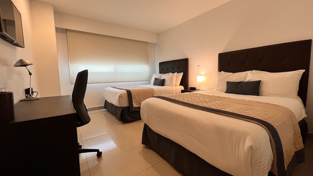 Standard Double Room, 2 Double Beds - Photo 3