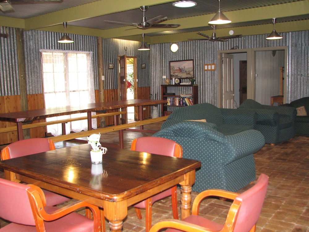 Traditional Cabin (2.5 Bedroom) photo 2
